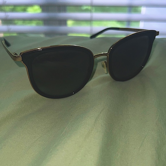 NEW MICHAEL KORS SUNGLASSES - Picture 1 of 5